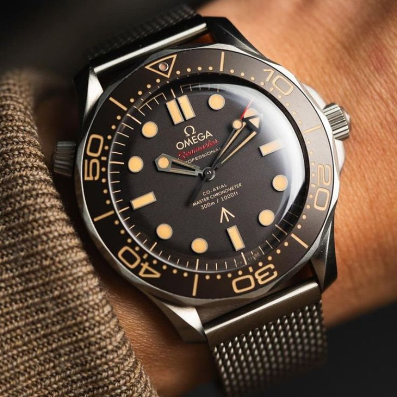 Seamaster Diver 300M 007 Edition 42 mm + FREE Extra NATO Strap