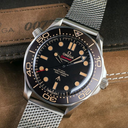 Seamaster Diver 300M 007 Edition 42 mm + FREE Extra NATO Strap