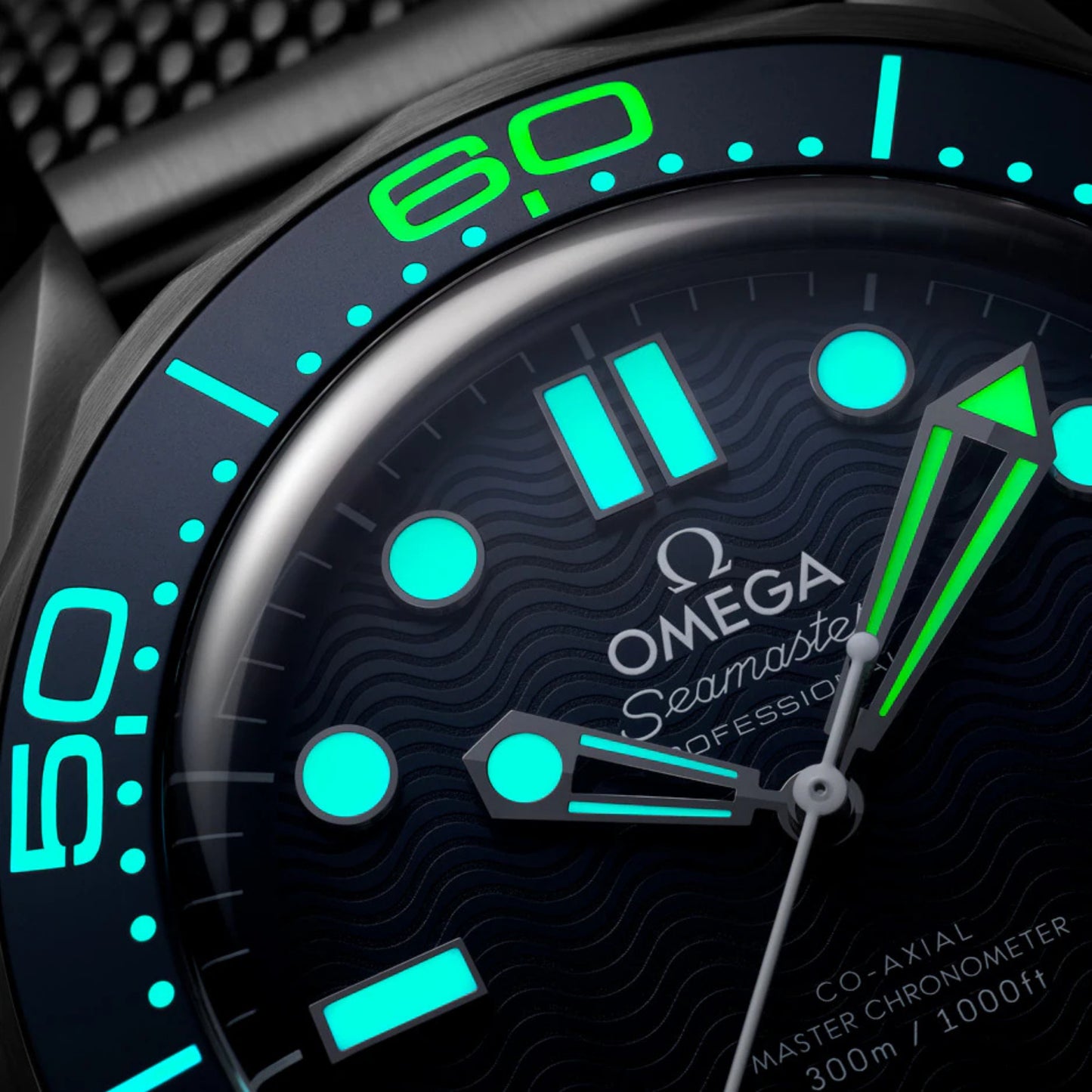 Seamaster Diver 300M James Bond 60th Anniversary 42mm + FREE Extra NATO Strap