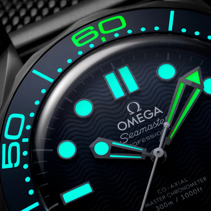 Seamaster Diver 300M James Bond 60th Anniversary 42mm + FREE Extra NATO Strap